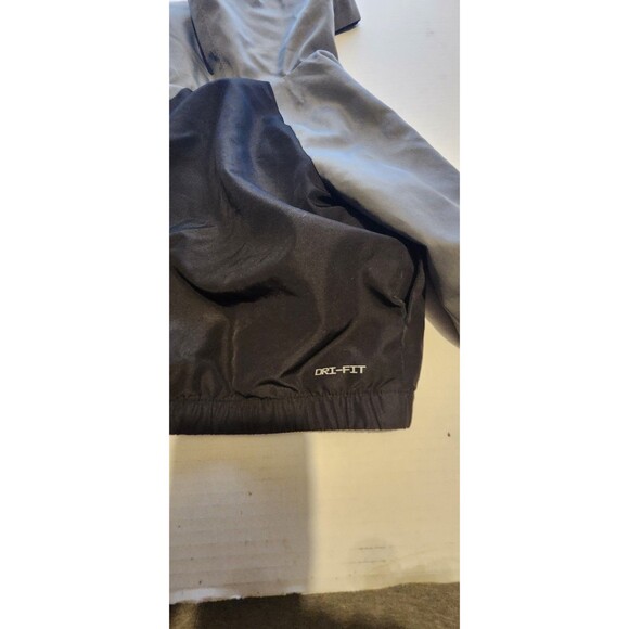 Nike Toddler Boys 2T Hooded Windbreaker Jacket Black Gray Lightweight Zip Up - Picture 6 of 6
